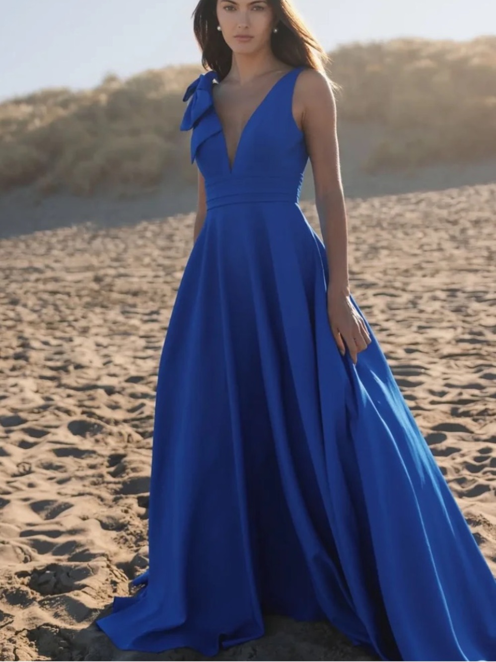 IEENA FOR MAC DUGGAL NWT Blue Sleeveless Plunge Neck Ball Gown With Bow Size 14